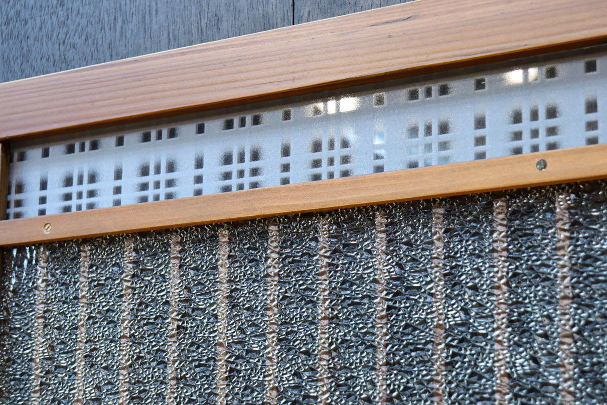 幅602ミリ　色ガラスをアクセントにしたスリム幅のガラス戸　F8579　在庫1枚