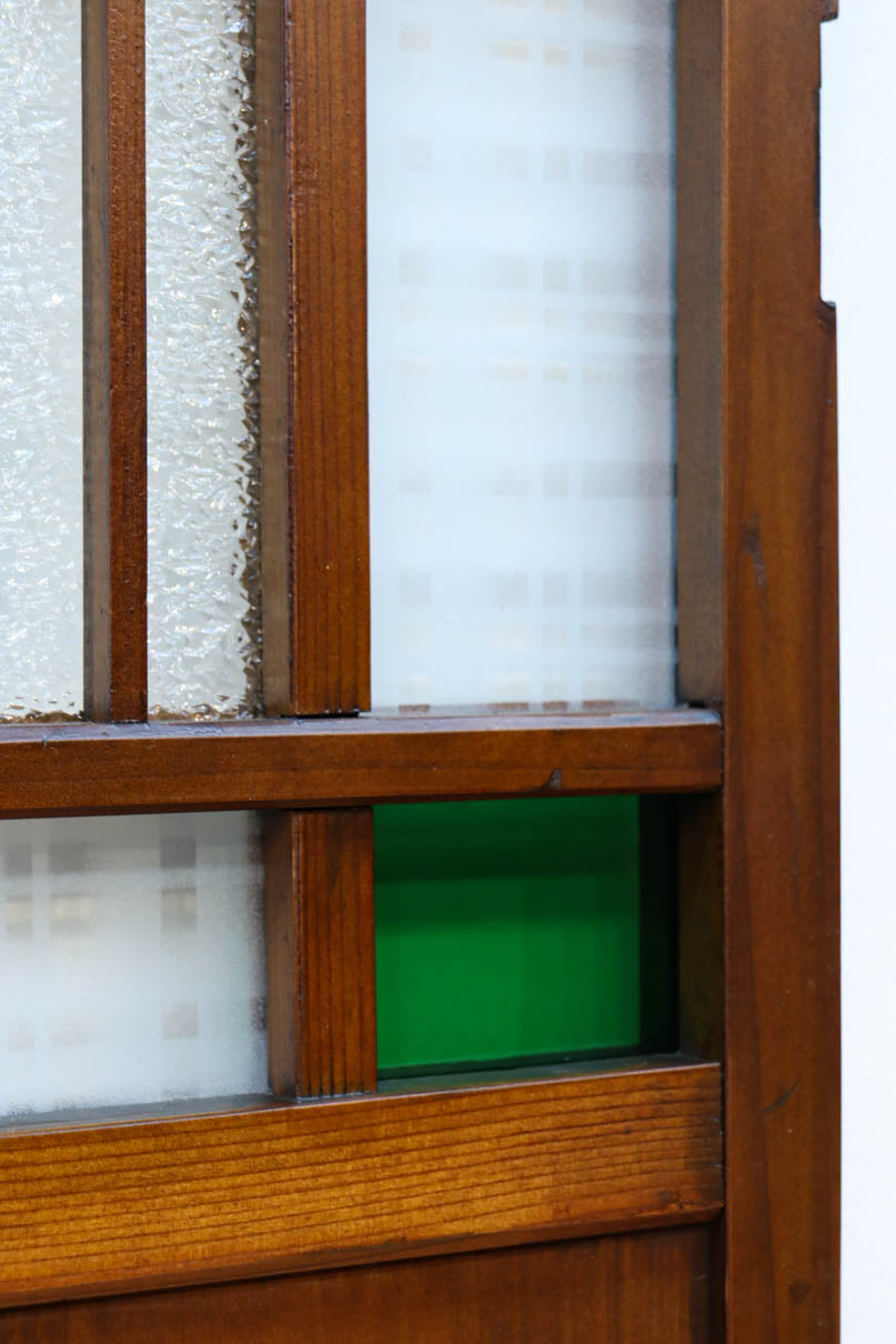 幅602ミリ　色ガラスをアクセントにしたスリム幅のガラス戸　F8579　在庫1枚