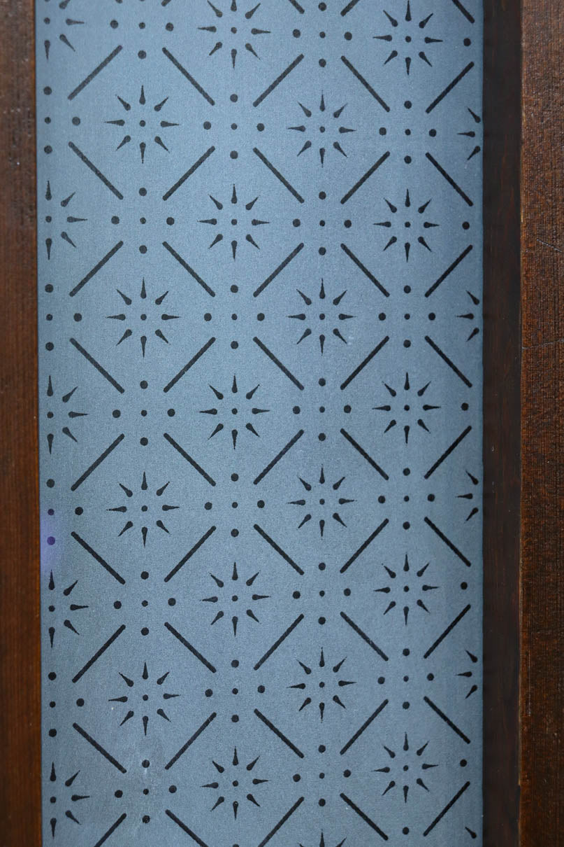 幅604ミリ　スリム幅!! 透かし板が風情を添えるガラス戸　F8580　在庫1枚