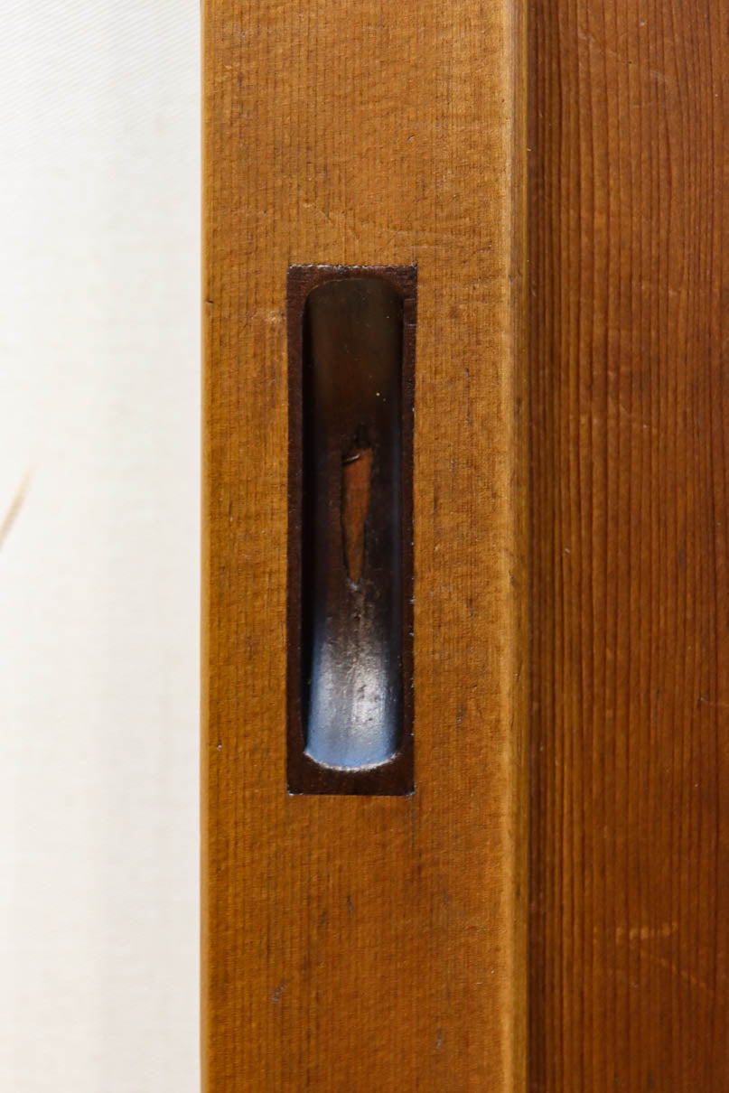 幅607ミリ　ダイヤガラスが輝くスリム幅のガラス戸　F8581　在庫1枚