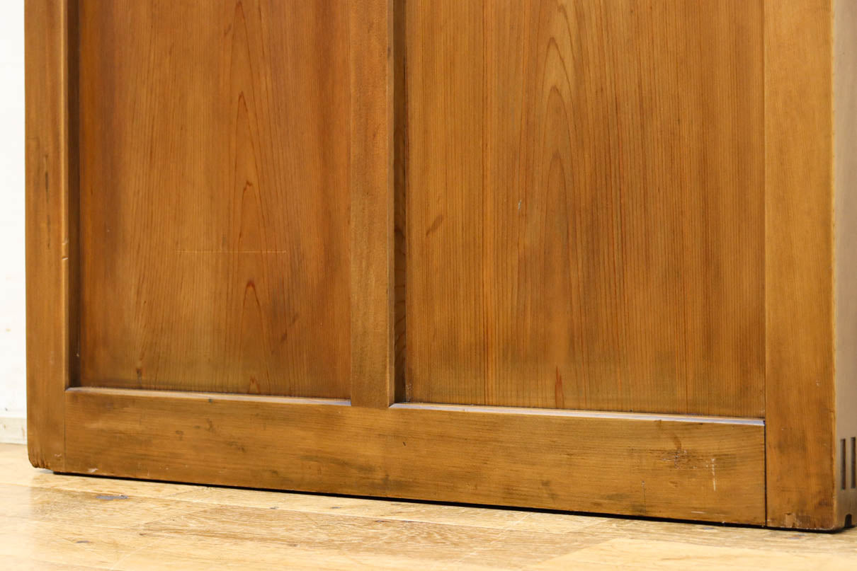 幅607ミリ　ダイヤガラスが輝くスリム幅のガラス戸　F8581　在庫1枚