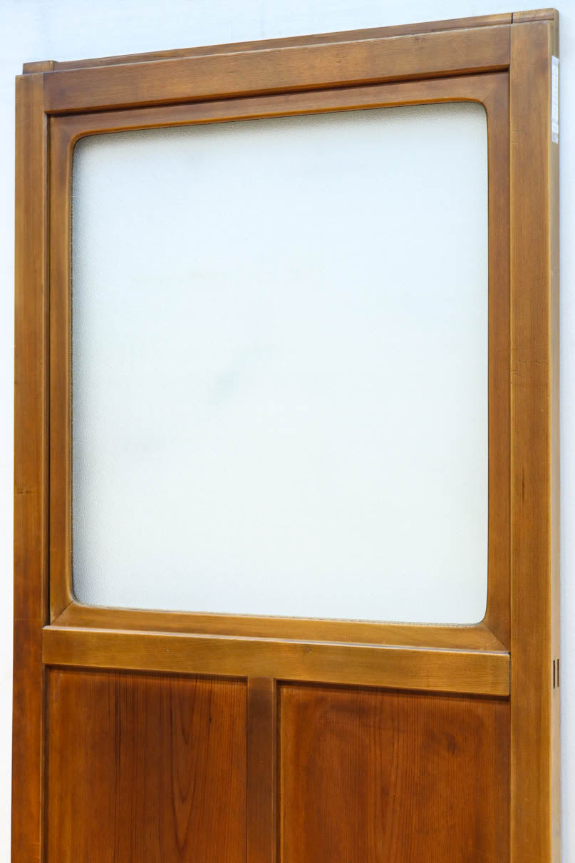 幅607ミリ　ダイヤガラスが輝くスリム幅のガラス戸　F8581　在庫1枚