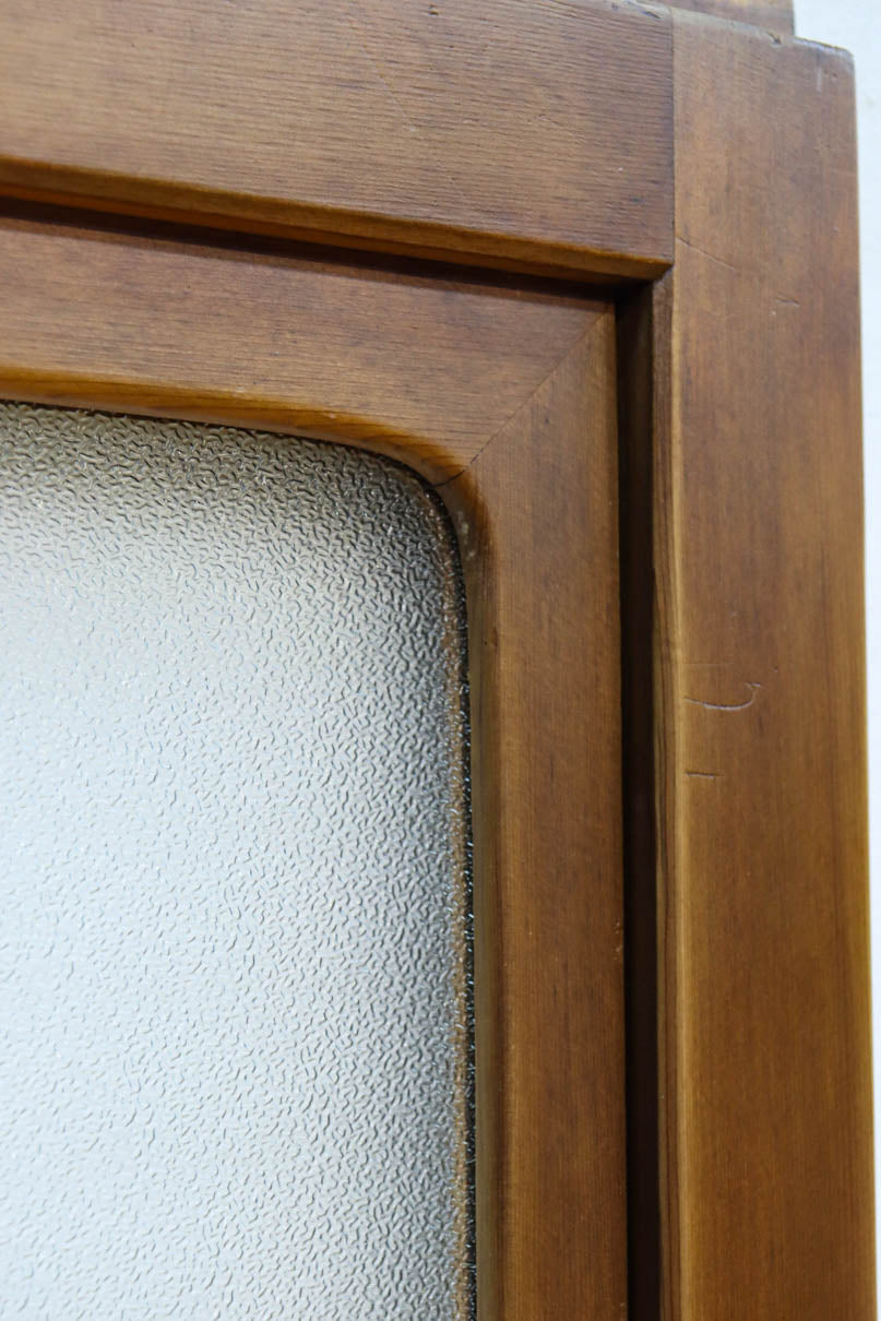 幅607ミリ　ダイヤガラスが輝くスリム幅のガラス戸　F8581　在庫1枚