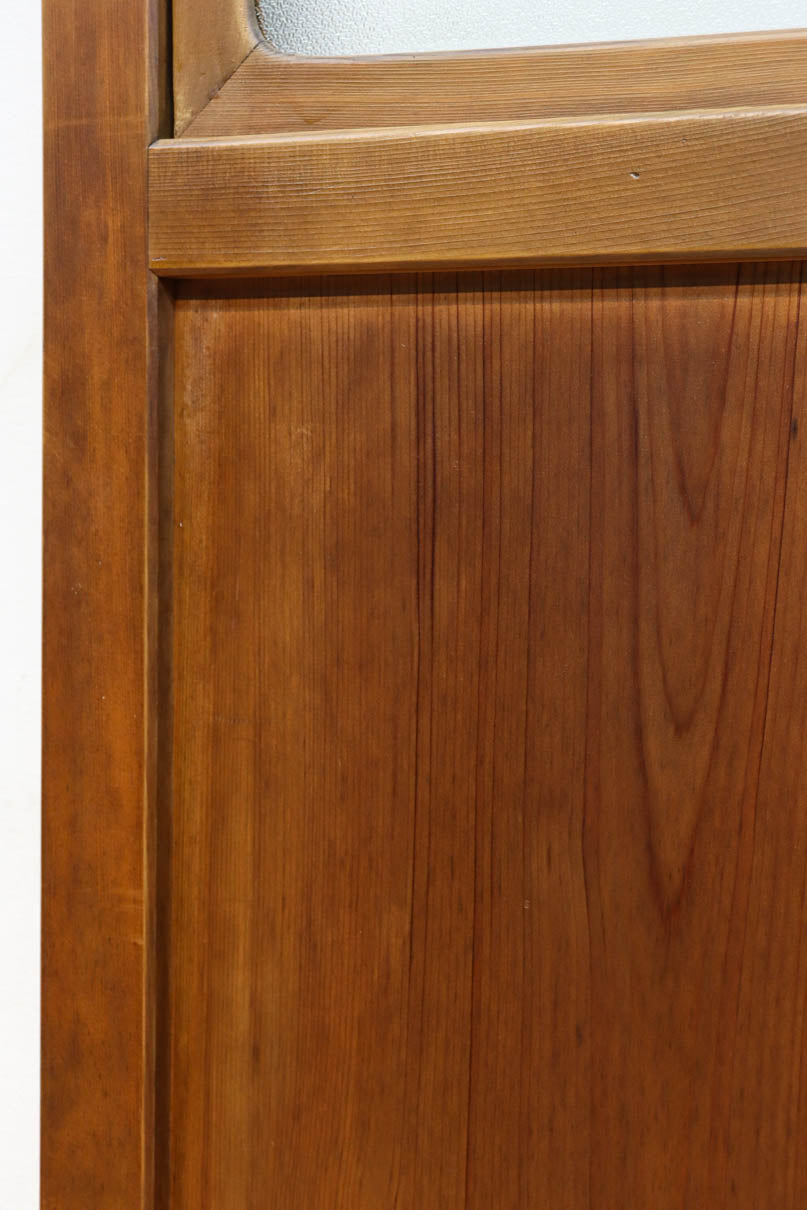 幅607ミリ　ダイヤガラスが輝くスリム幅のガラス戸　F8581　在庫1枚