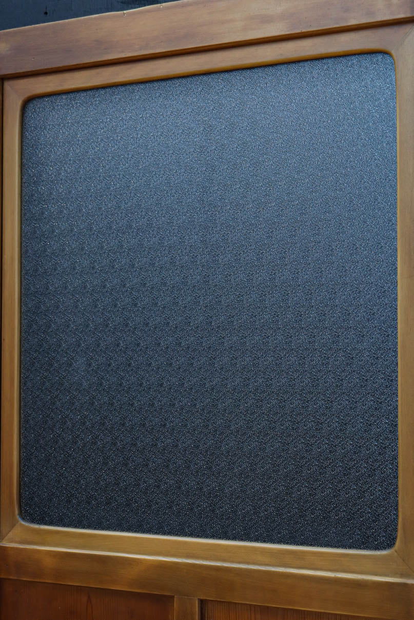 幅607ミリ　ダイヤガラスが輝くスリム幅のガラス戸　F8581　在庫1枚