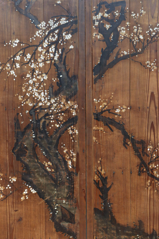可憐な梅の花が咲く景色を描いた時代感滲む板絵戸セット　F8583　在庫2枚一組