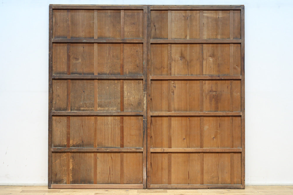 可憐な梅の花が咲く景色を描いた時代感滲む板絵戸セット　F8583　在庫2枚一組