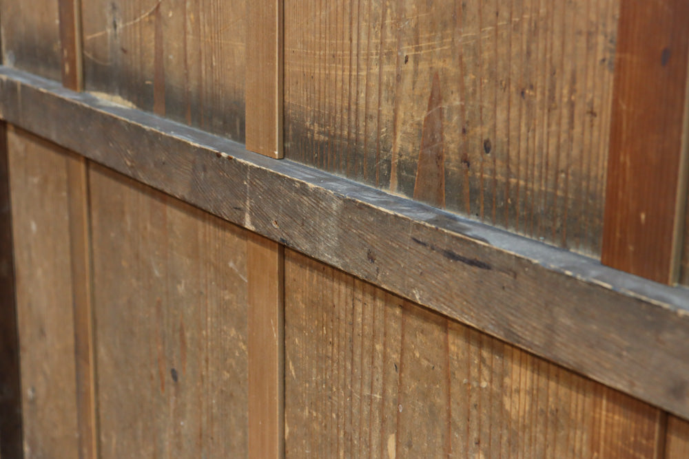 可憐な梅の花が咲く景色を描いた時代感滲む板絵戸セット　F8583　在庫2枚一組