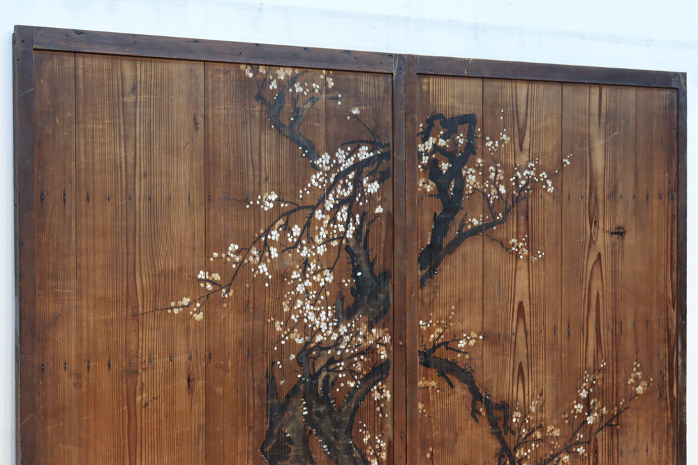 可憐な梅の花が咲く景色を描いた時代感滲む板絵戸セット　F8583　在庫2枚一組