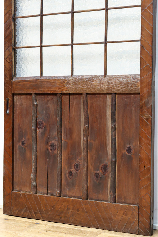 幅853ミリ　古色の風合いが素敵なレトロモダンなガラス戸　F8584　在庫1枚