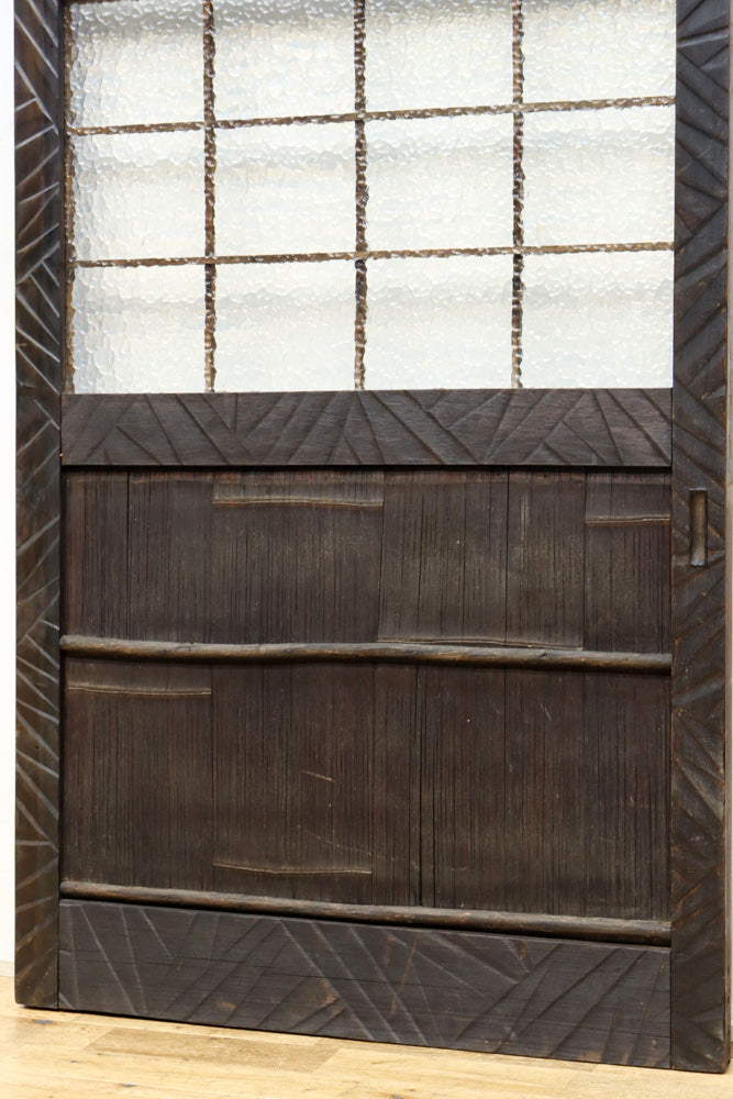 幅853ミリ　古色の風合いが素敵なレトロモダンなガラス戸　F8584　在庫1枚