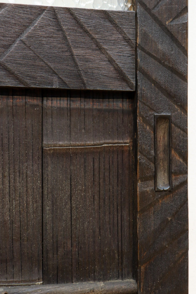 幅853ミリ　古色の風合いが素敵なレトロモダンなガラス戸　F8584　在庫1枚