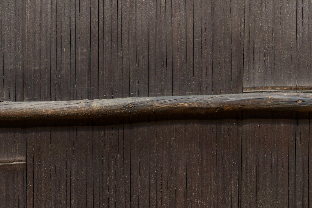 幅853ミリ　古色の風合いが素敵なレトロモダンなガラス戸　F8584　在庫1枚