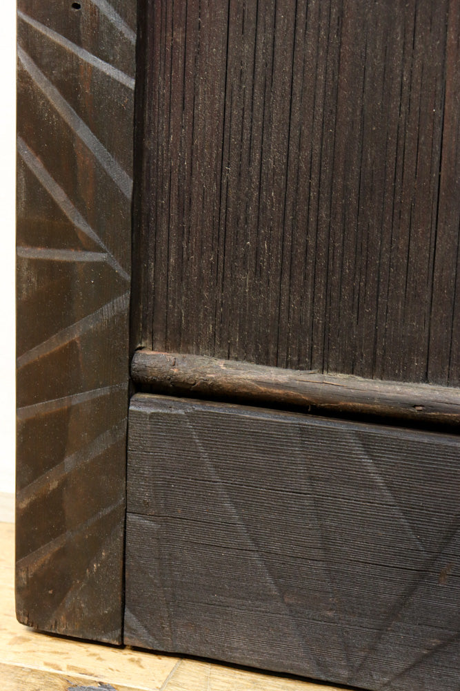 幅853ミリ　古色の風合いが素敵なレトロモダンなガラス戸　F8584　在庫1枚