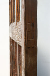 幅853ミリ　古色の風合いが素敵なレトロモダンなガラス戸　F8584　在庫1枚