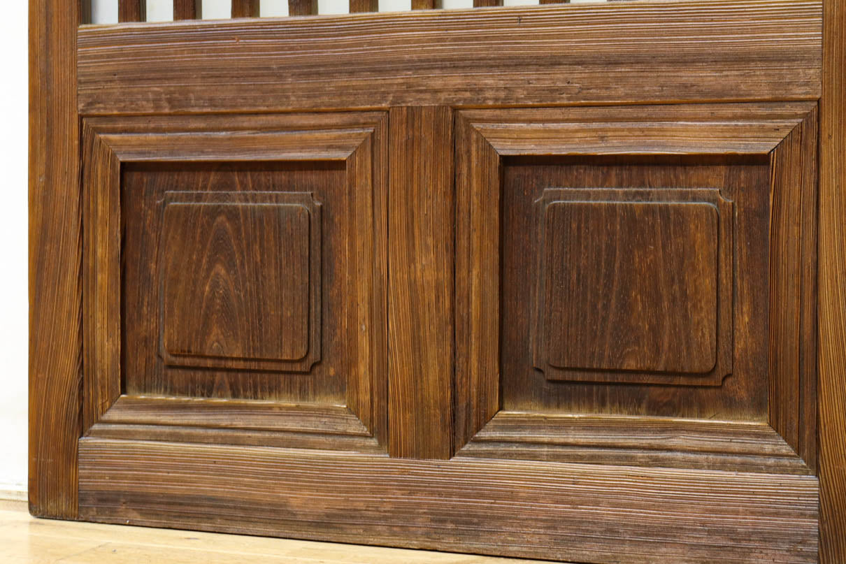 角太格子の堅牢感と上質さがあるスリガラス入りガラス戸　F8585　在庫1枚