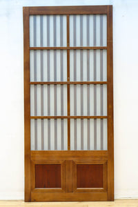 角太格子の堅牢感と上質さがあるスリガラス入りガラス戸　F8585　在庫1枚