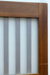 角太格子の堅牢感と上質さがあるスリガラス入りガラス戸　F8585　在庫1枚