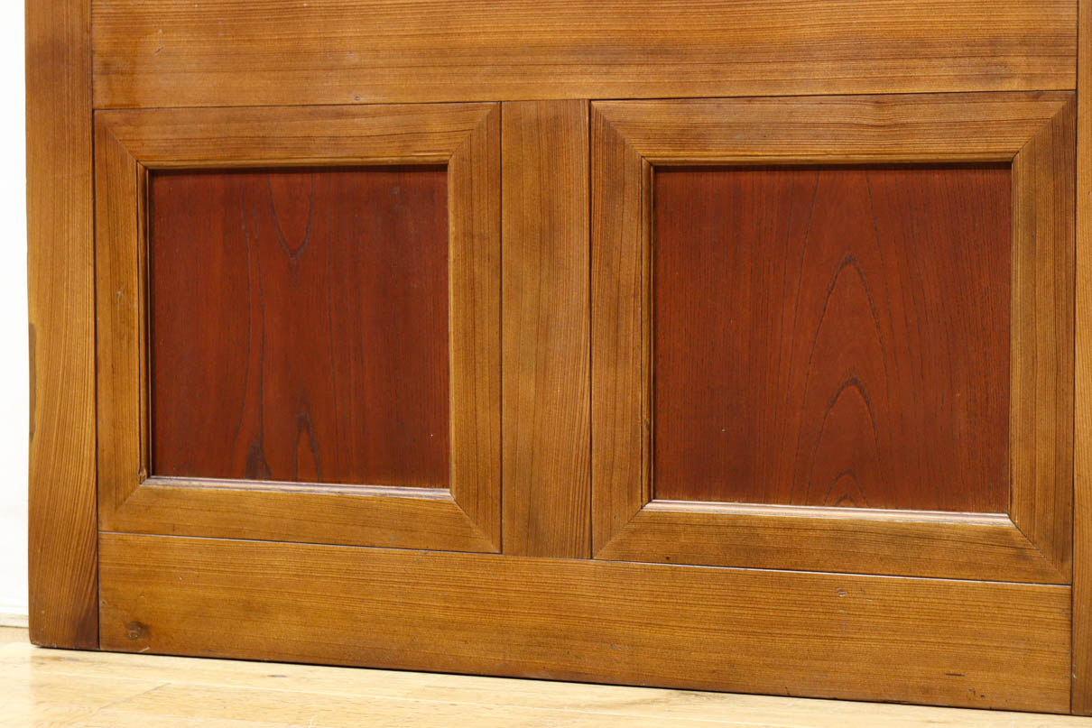 角太格子の堅牢感と上質さがあるスリガラス入りガラス戸　F8585　在庫1枚