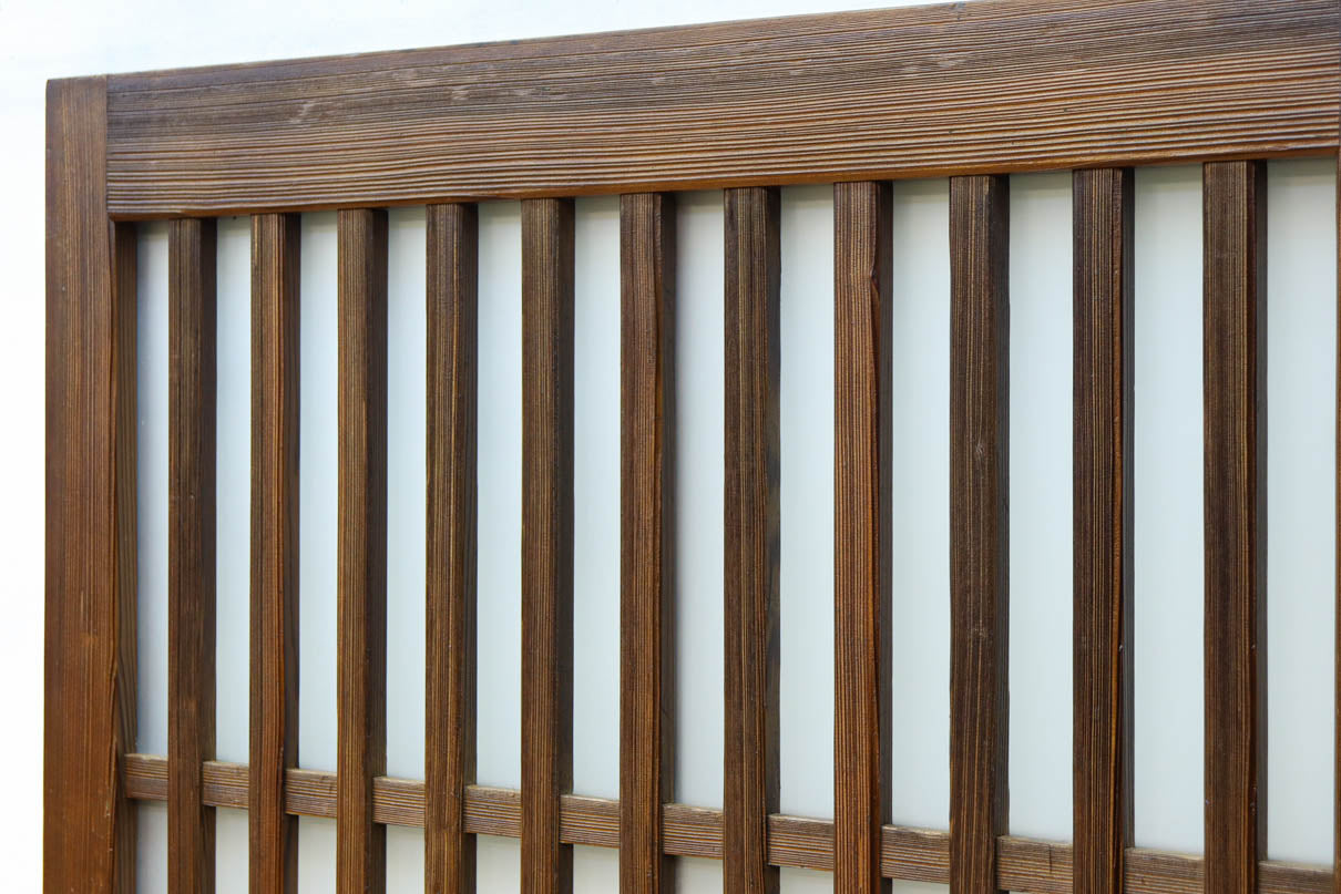 角太格子の堅牢感と上質さがあるスリガラス入りガラス戸　F8585　在庫1枚