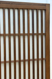 角太格子の堅牢感と上質さがあるスリガラス入りガラス戸　F8585　在庫1枚