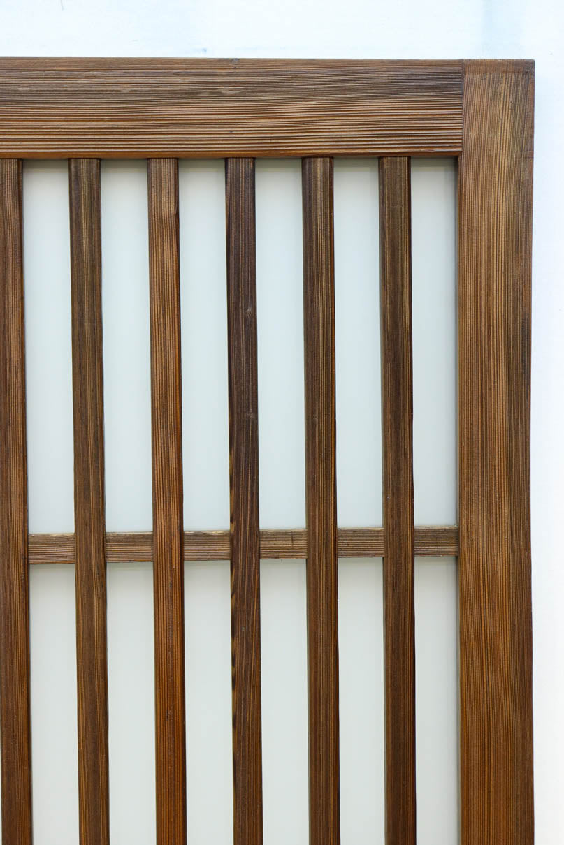 角太格子の堅牢感と上質さがあるスリガラス入りガラス戸　F8585　在庫1枚