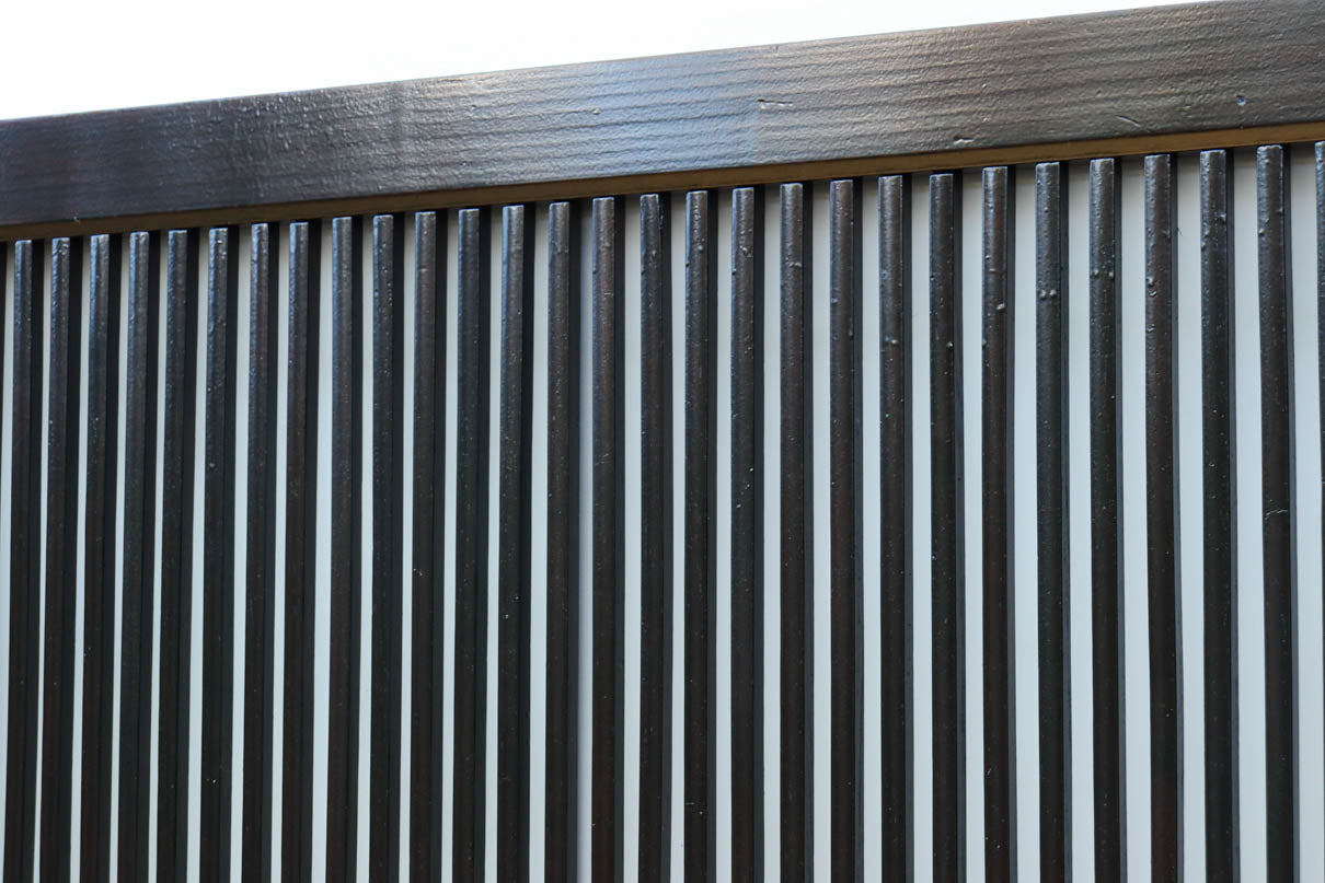 幅900ミリ高さ1877ミリ 珍品‼ 格子から優しい明かりが差し込むスリガラス入り背高いガラス戸　F8588　在庫2枚