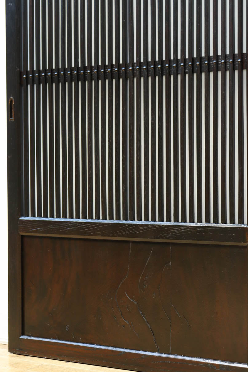 幅900ミリ高さ1877ミリ 珍品‼ 格子から優しい明かりが差し込むスリガラス入り背高いガラス戸　F8588　在庫2枚