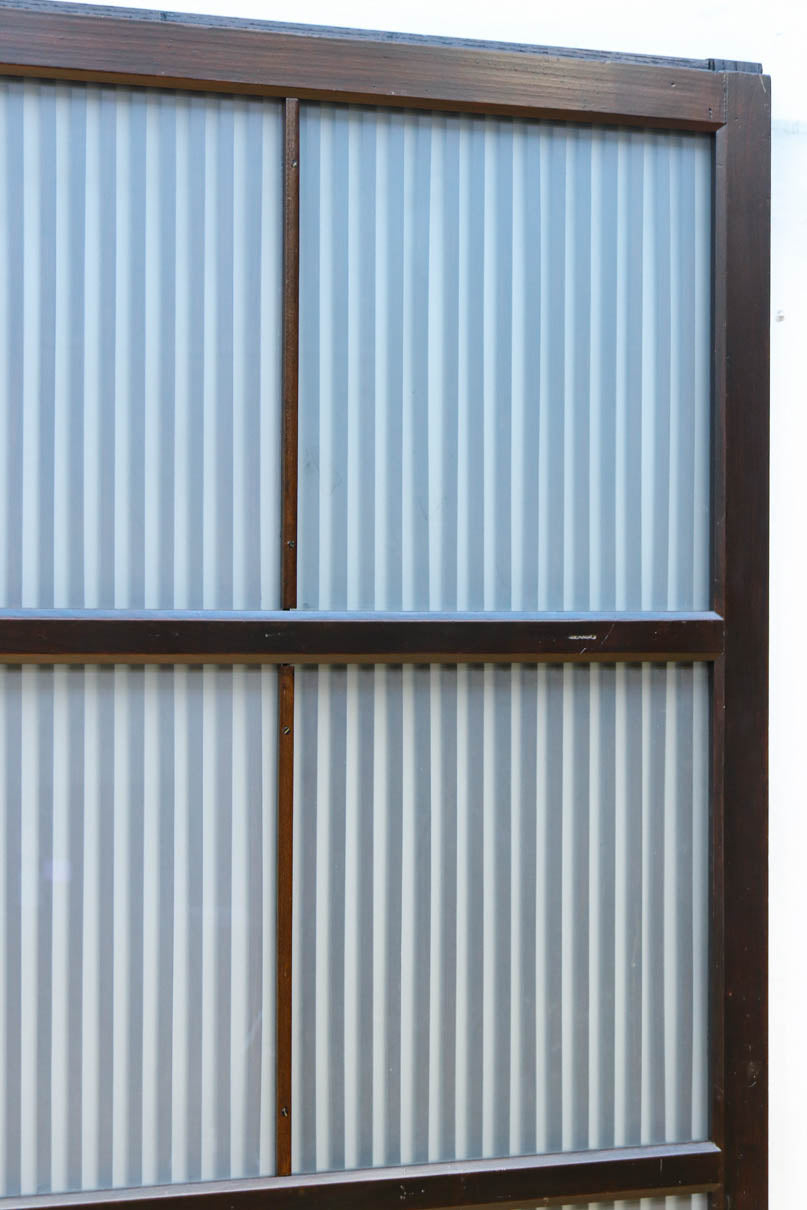 幅900ミリ高さ1877ミリ 珍品‼ 格子から優しい明かりが差し込むスリガラス入り背高いガラス戸　F8588　在庫2枚