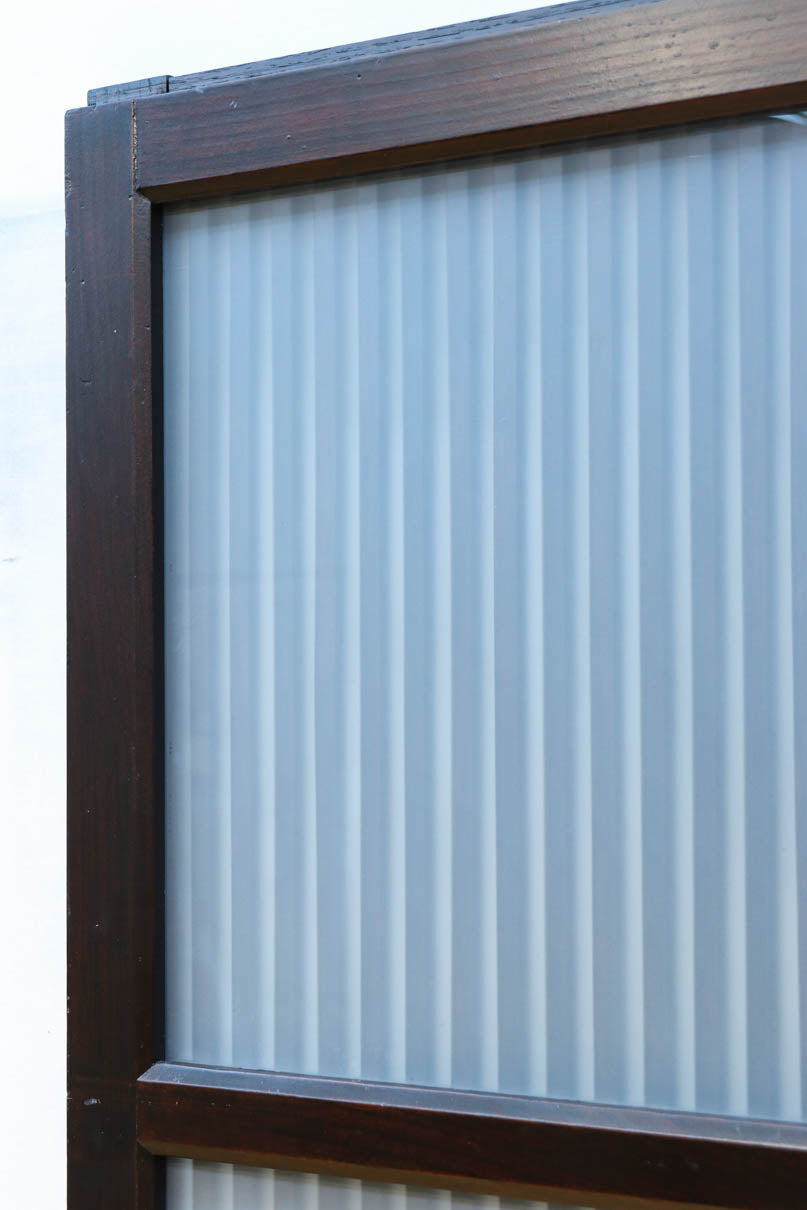 幅900ミリ高さ1877ミリ 珍品‼ 格子から優しい明かりが差し込むスリガラス入り背高いガラス戸　F8588　在庫2枚