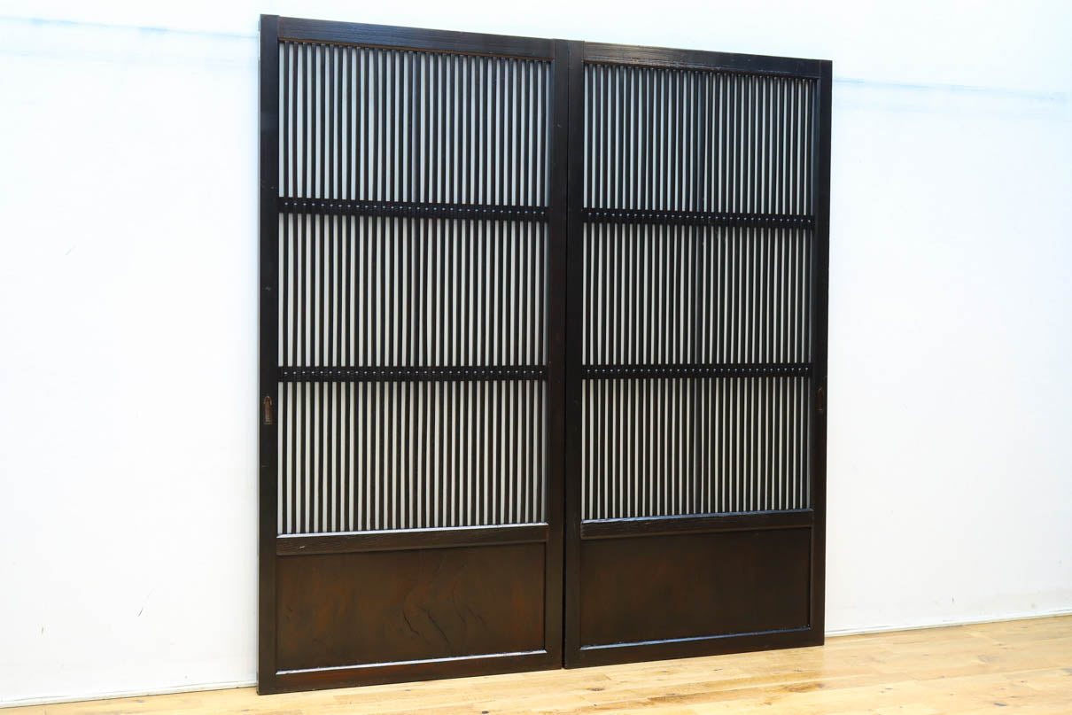 幅900ミリ高さ1877ミリ 珍品‼ 格子から優しい明かりが差し込むスリガラス入り背高いガラス戸　F8588　在庫2枚