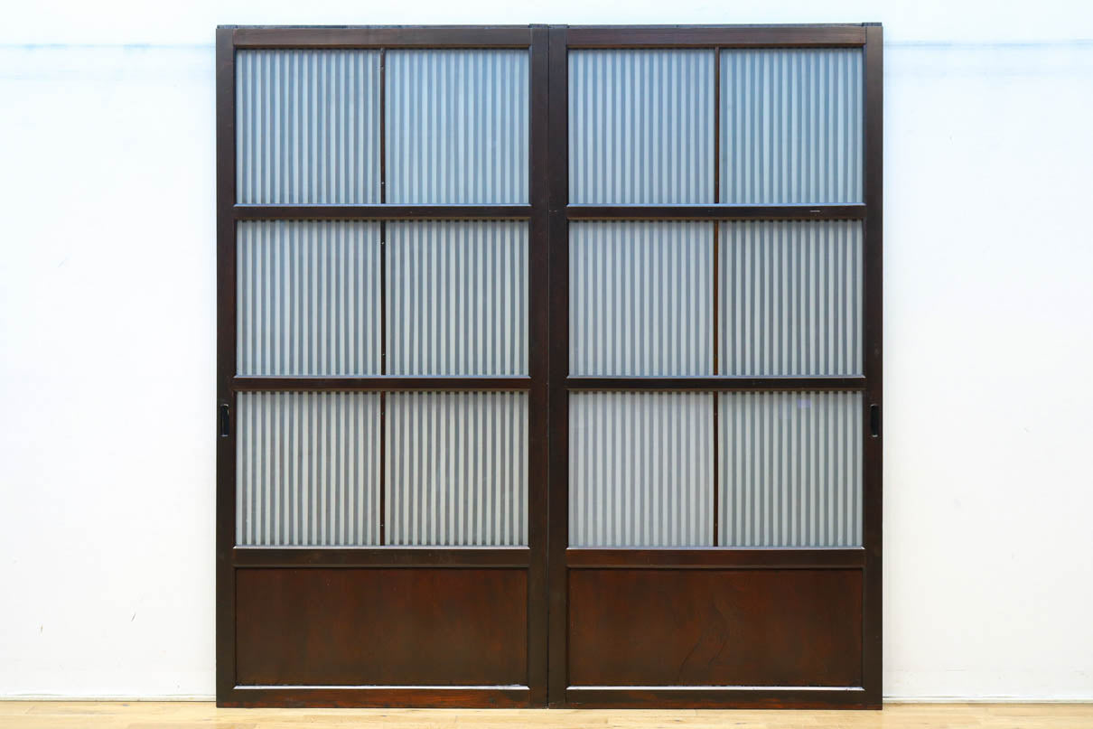 幅900ミリ高さ1877ミリ 珍品‼ 格子から優しい明かりが差し込むスリガラス入り背高いガラス戸　F8588　在庫2枚