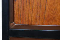 幅895ミリ　黒枠と麻の葉組子の帯装飾で格調溢れるスリガラス入り透かし板戸　F8589　在庫4枚