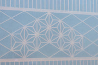 幅895ミリ　黒枠と麻の葉組子の帯装飾で格調溢れるスリガラス入り透かし板戸　F8589　在庫4枚