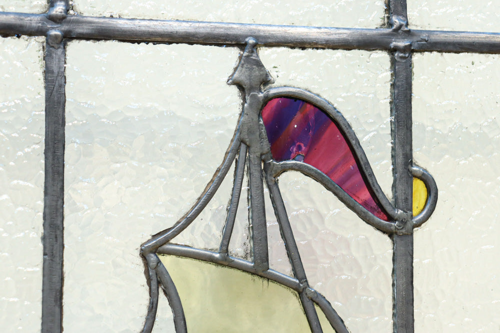 幅888ミリ　柔らかな色使いで描く美しい眺めのガラス戸　F8591　在庫1枚