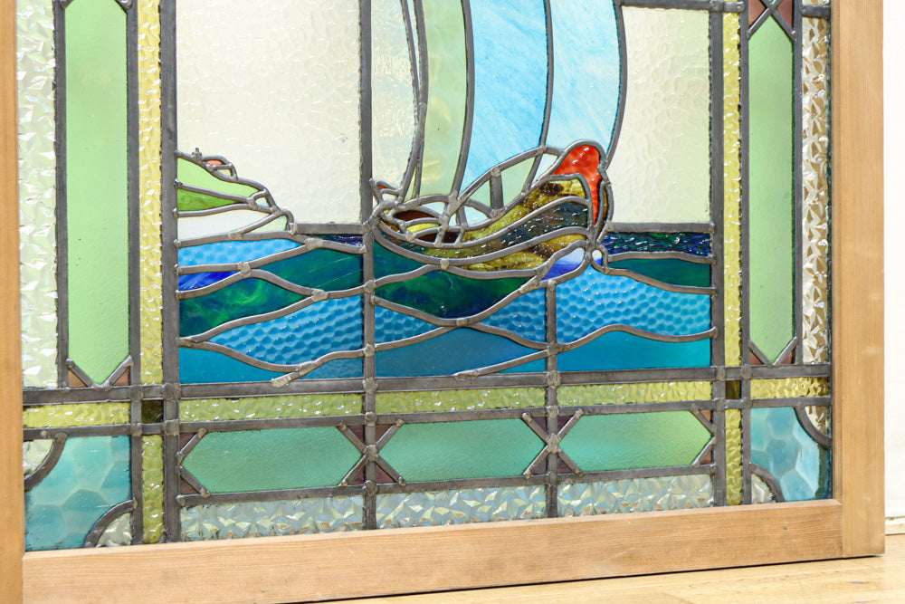 幅888ミリ　柔らかな色使いで描く美しい眺めのガラス戸　F8591　在庫1枚