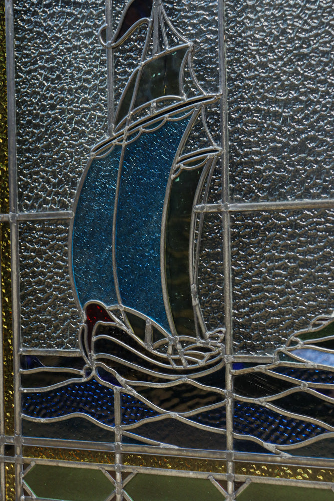 幅888ミリ　柔らかな色使いで描く美しい眺めのガラス戸　F8591　在庫1枚