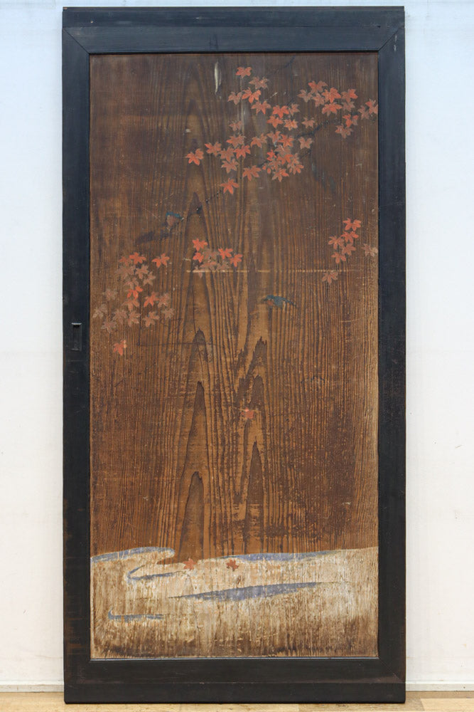 幅888ミリ　二羽の小鳥がもみじの周りで戯れる板絵戸　F8595　在庫1枚