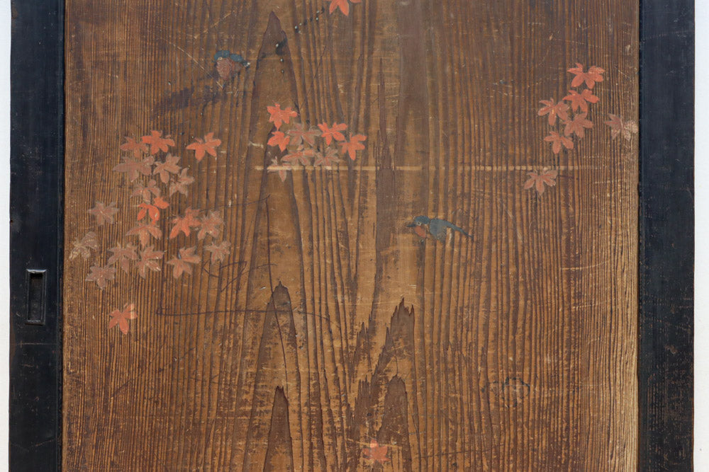 幅888ミリ　二羽の小鳥がもみじの周りで戯れる板絵戸　F8595　在庫1枚