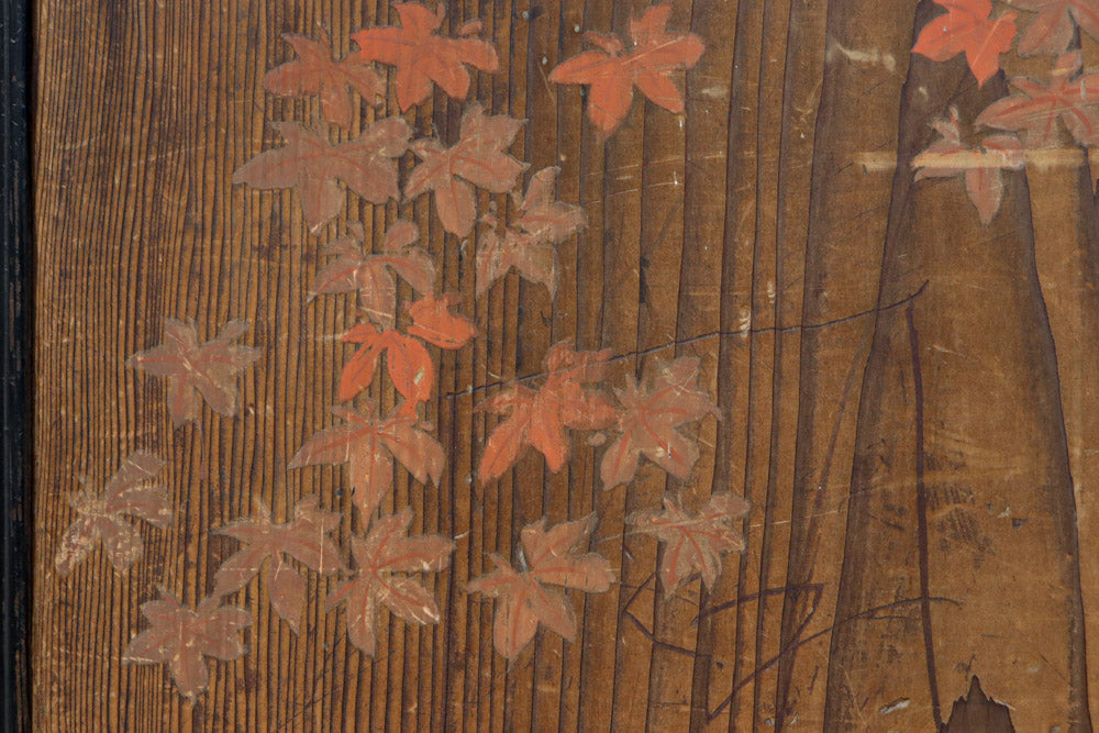 幅888ミリ　二羽の小鳥がもみじの周りで戯れる板絵戸　F8595　在庫1枚