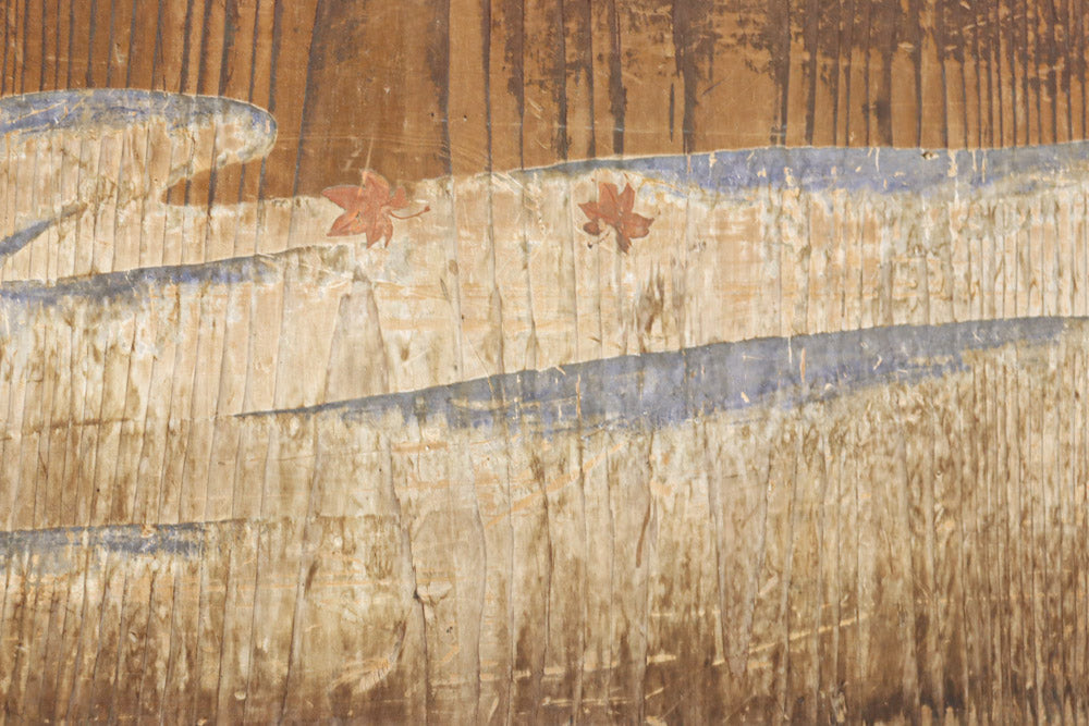 幅888ミリ　二羽の小鳥がもみじの周りで戯れる板絵戸　F8595　在庫1枚