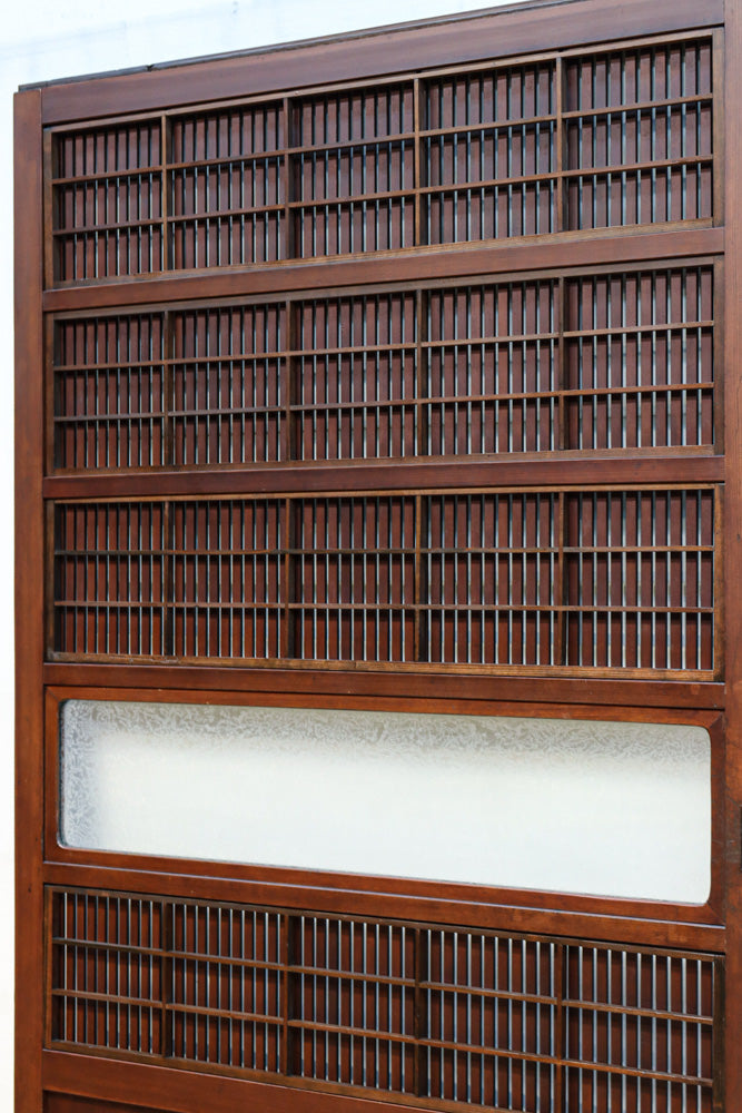 稀少幅1100ミリ　縦格子と結霜ガラスの小窓が上品な幅広大阪格子戸　F8596　在庫4枚