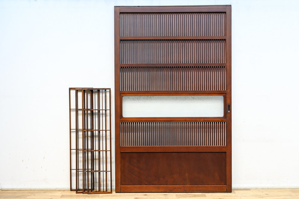 稀少幅1100ミリ　縦格子と結霜ガラスの小窓が上品な幅広大阪格子戸　F8596　在庫4枚