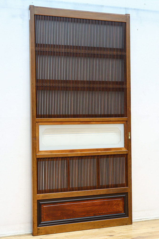 幅885ミリ　繊細な縦格子が美しく並ぶスリガラス入り大阪格子戸　F8597　在庫4枚