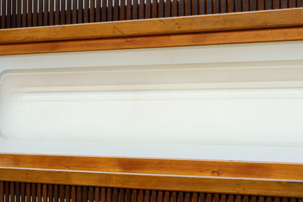 幅885ミリ　繊細な縦格子が美しく並ぶスリガラス入り大阪格子戸　F8597　在庫4枚