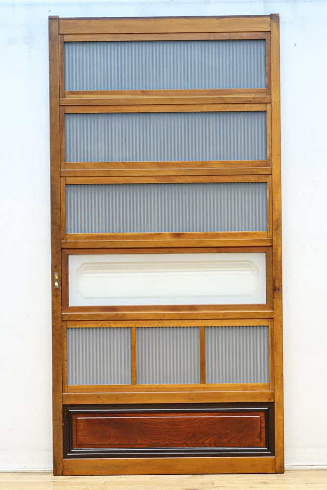 幅885ミリ　繊細な縦格子が美しく並ぶスリガラス入り大阪格子戸　F8597　在庫4枚