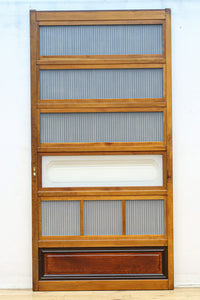 幅885ミリ　繊細な縦格子が美しく並ぶスリガラス入り大阪格子戸　F8597　在庫4枚