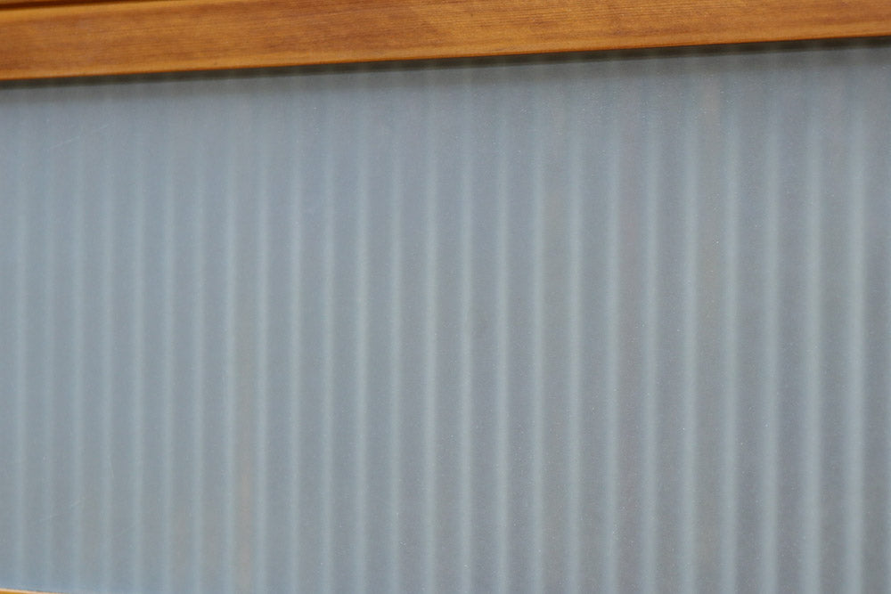 幅885ミリ　繊細な縦格子が美しく並ぶスリガラス入り大阪格子戸　F8597　在庫4枚