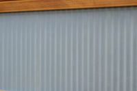 幅885ミリ　繊細な縦格子が美しく並ぶスリガラス入り大阪格子戸　F8597　在庫4枚