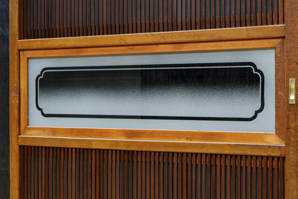 幅885ミリ　繊細な縦格子が美しく並ぶスリガラス入り大阪格子戸　F8597　在庫4枚